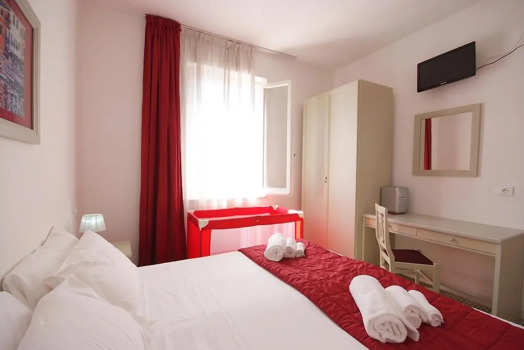 Albergo Dei 10 Colori Procchio  Procchio (Isola d'Elba)